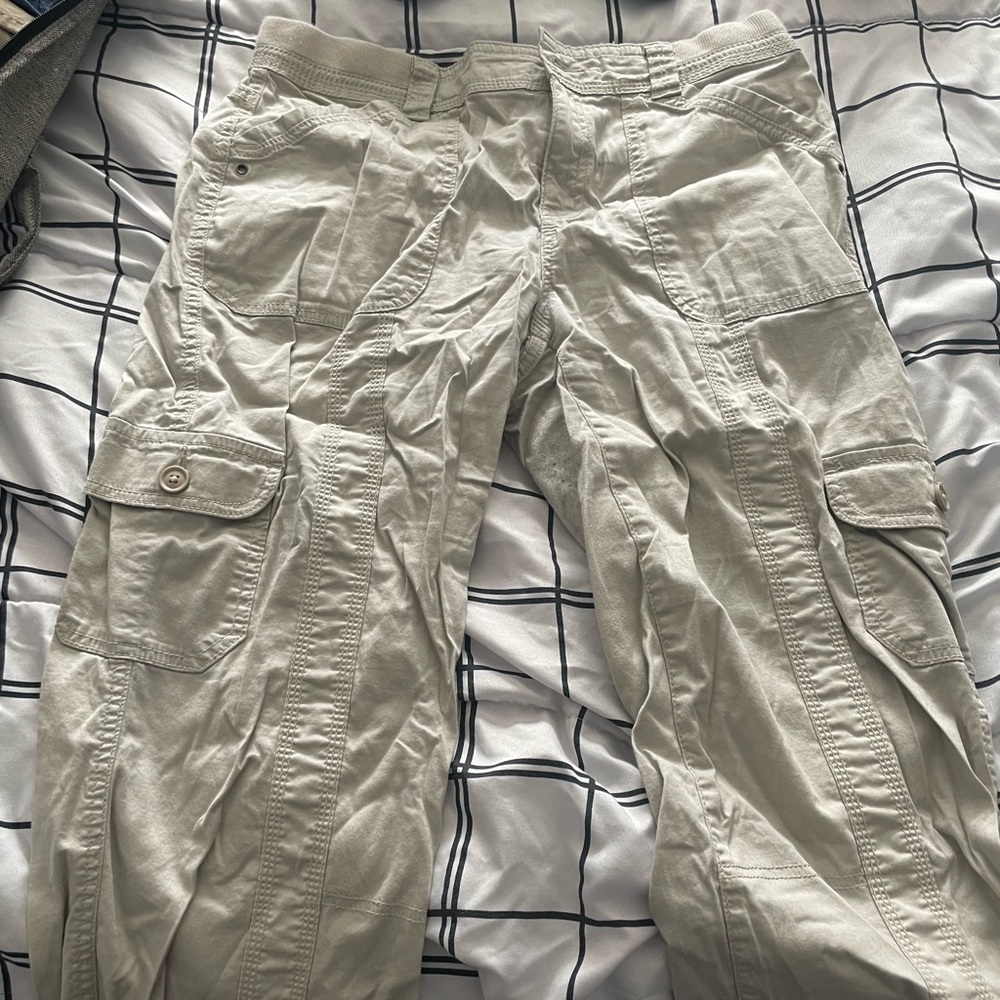 Khaki crop pants